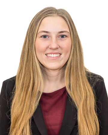 Karina Wills headshot